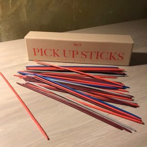 Mikado Spiel Pick up Sticks mit Farbigen Stäbchen von Printworks